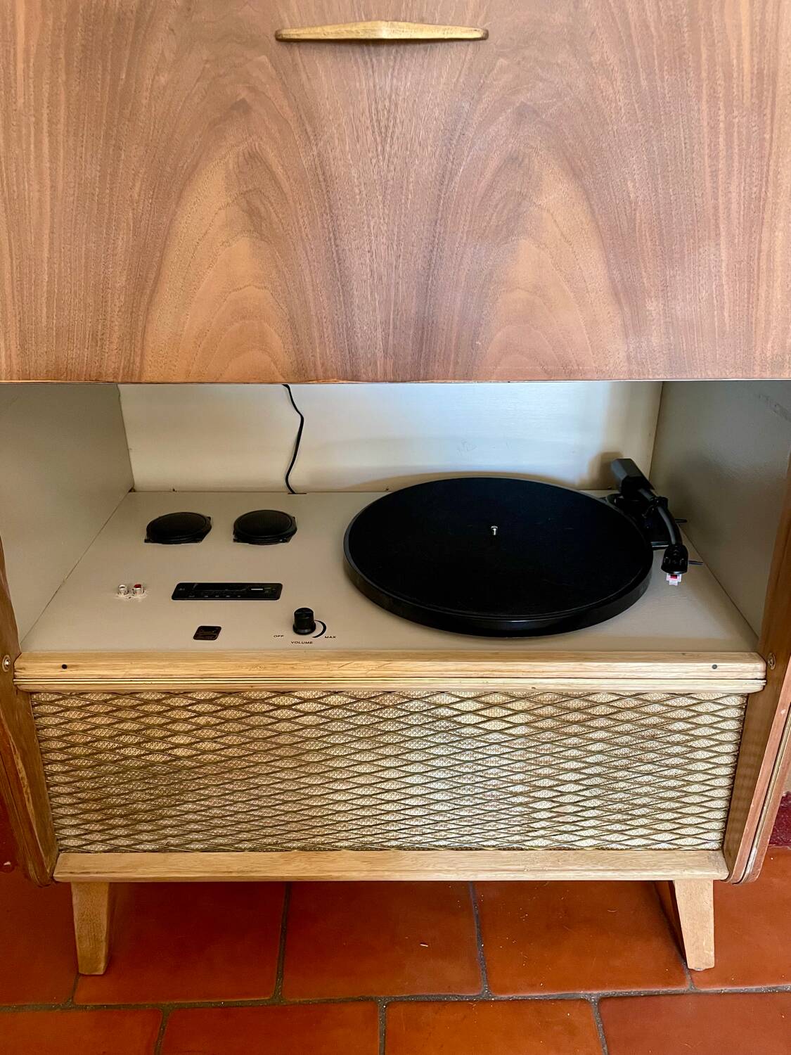 Vinyl player radio unit