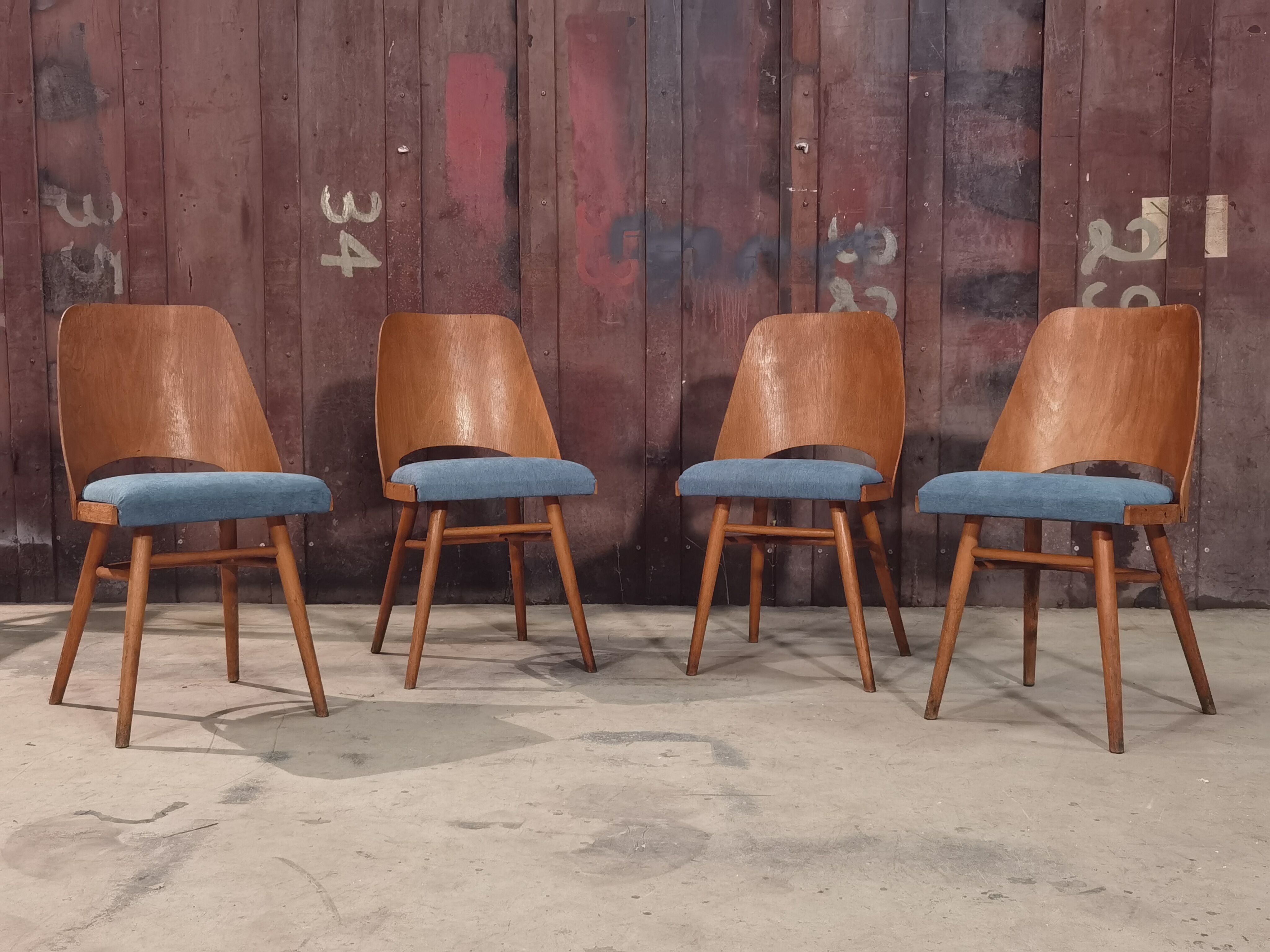 Suite of 4 chairs 515 Oswald Haerdtl's  for Thonet