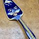 Antique Gien Renaissance cake shovel, blue background, 1941/1950