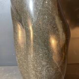 Sculpture abstraite "femme nue' en pierre (marbre noir), oeuvre signée, 20ème siècle