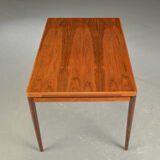 Scandinavian extendable table