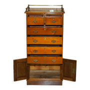 Commode haute victorienne en noyer avec galerie bronzée
