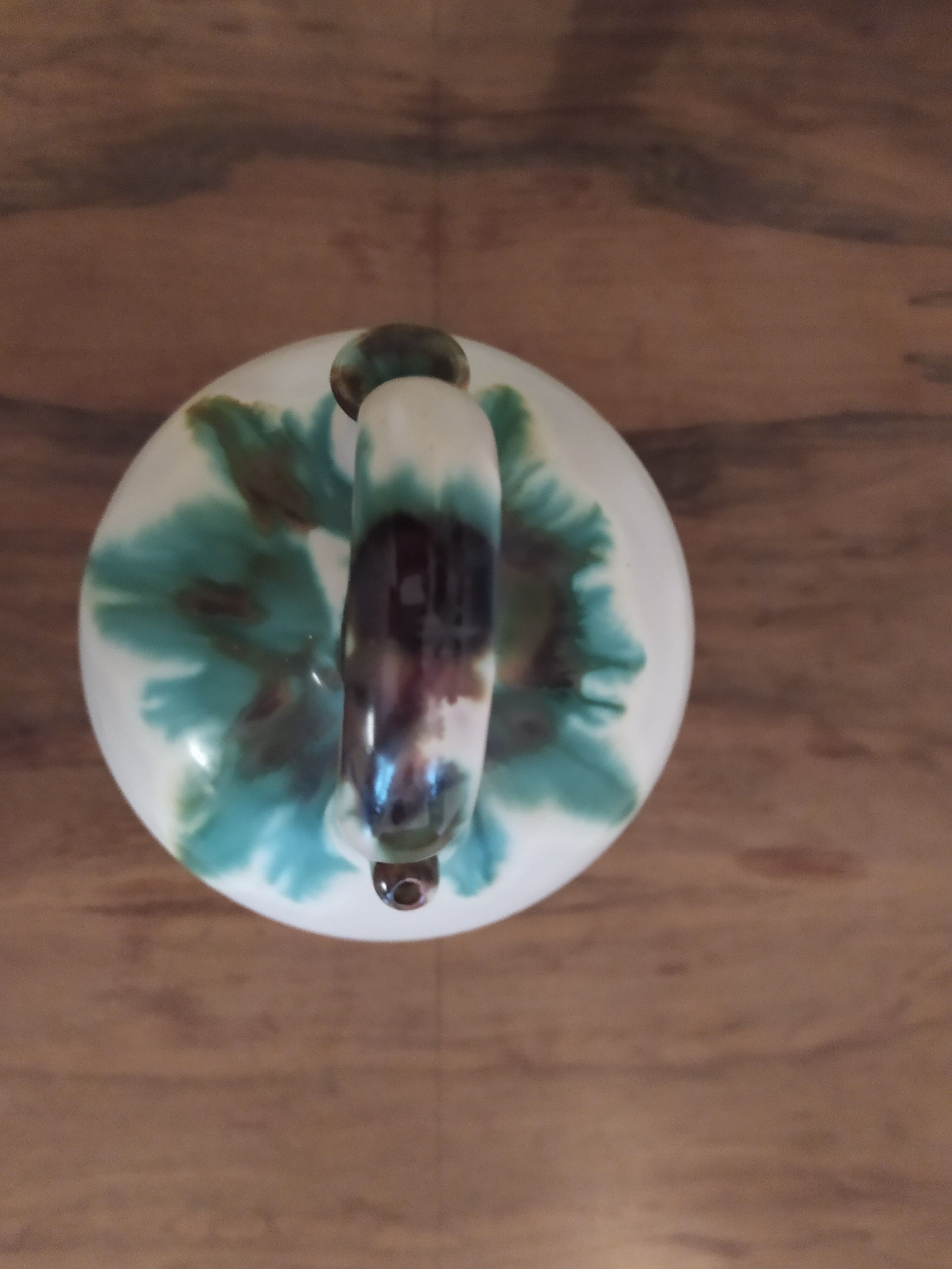 Oiled vintage design in emailed gres