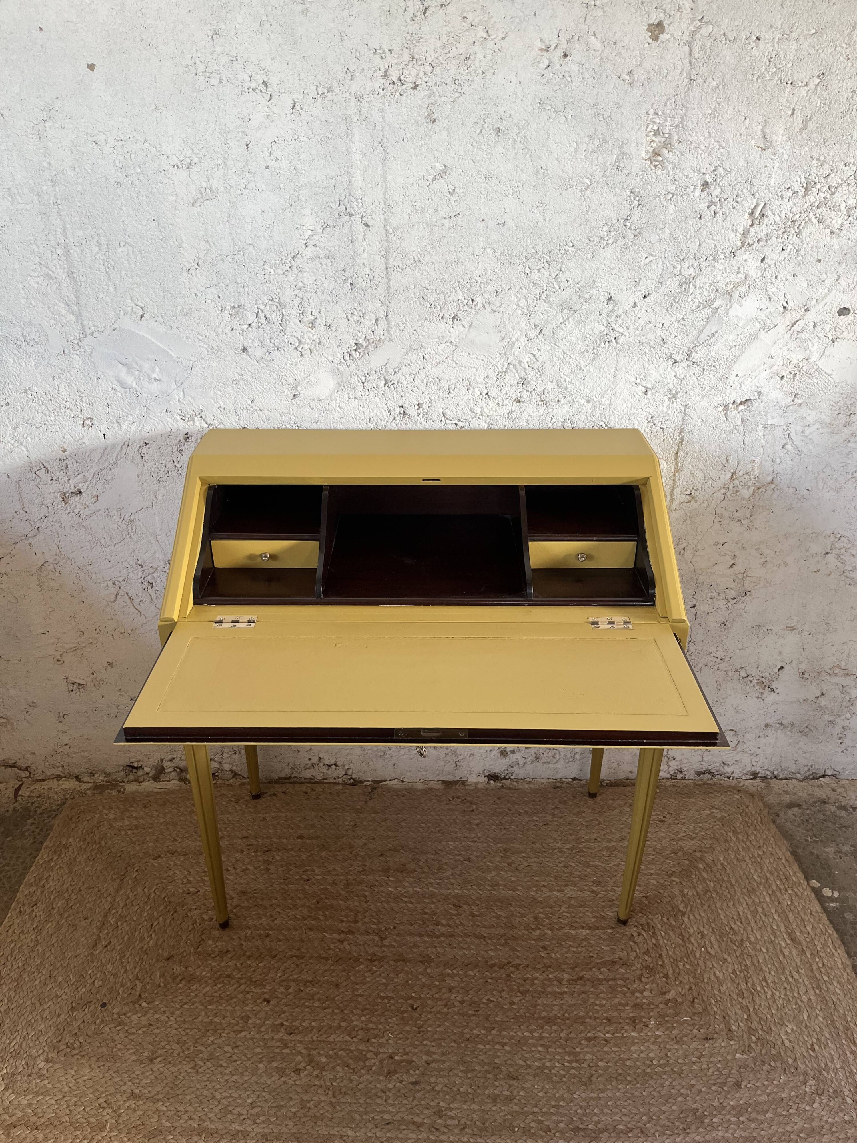 Petit bureau secrétaire style Louis XVI jaune moutarde