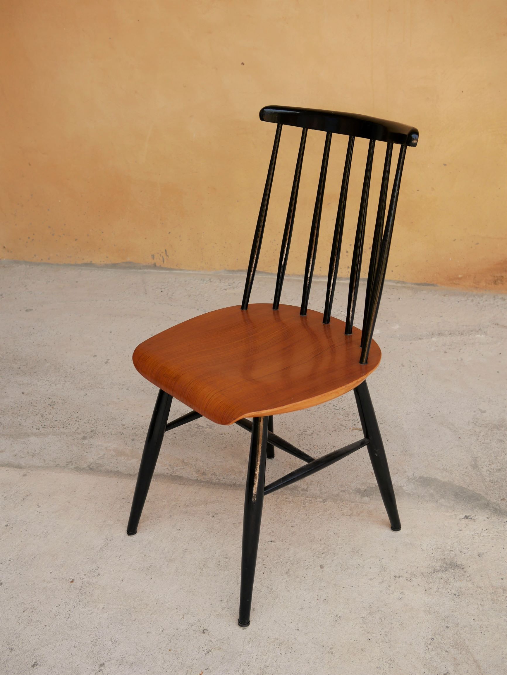 Scandinavian chair by Ilmari Tapiovaara model "Fanett"