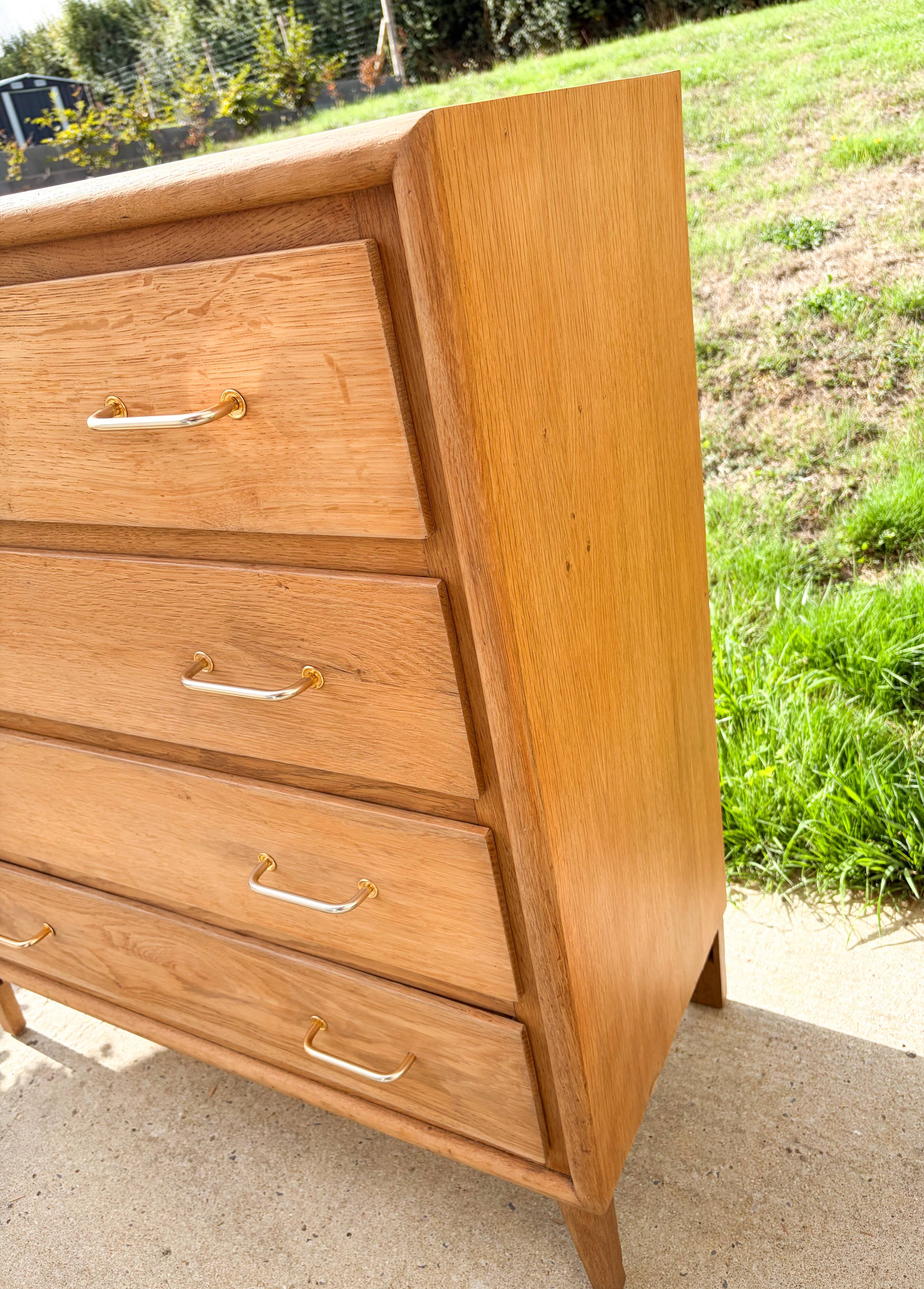 Large chest of drawers with 4 drawers from the 1950s.