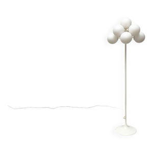 lampadaire en verre et