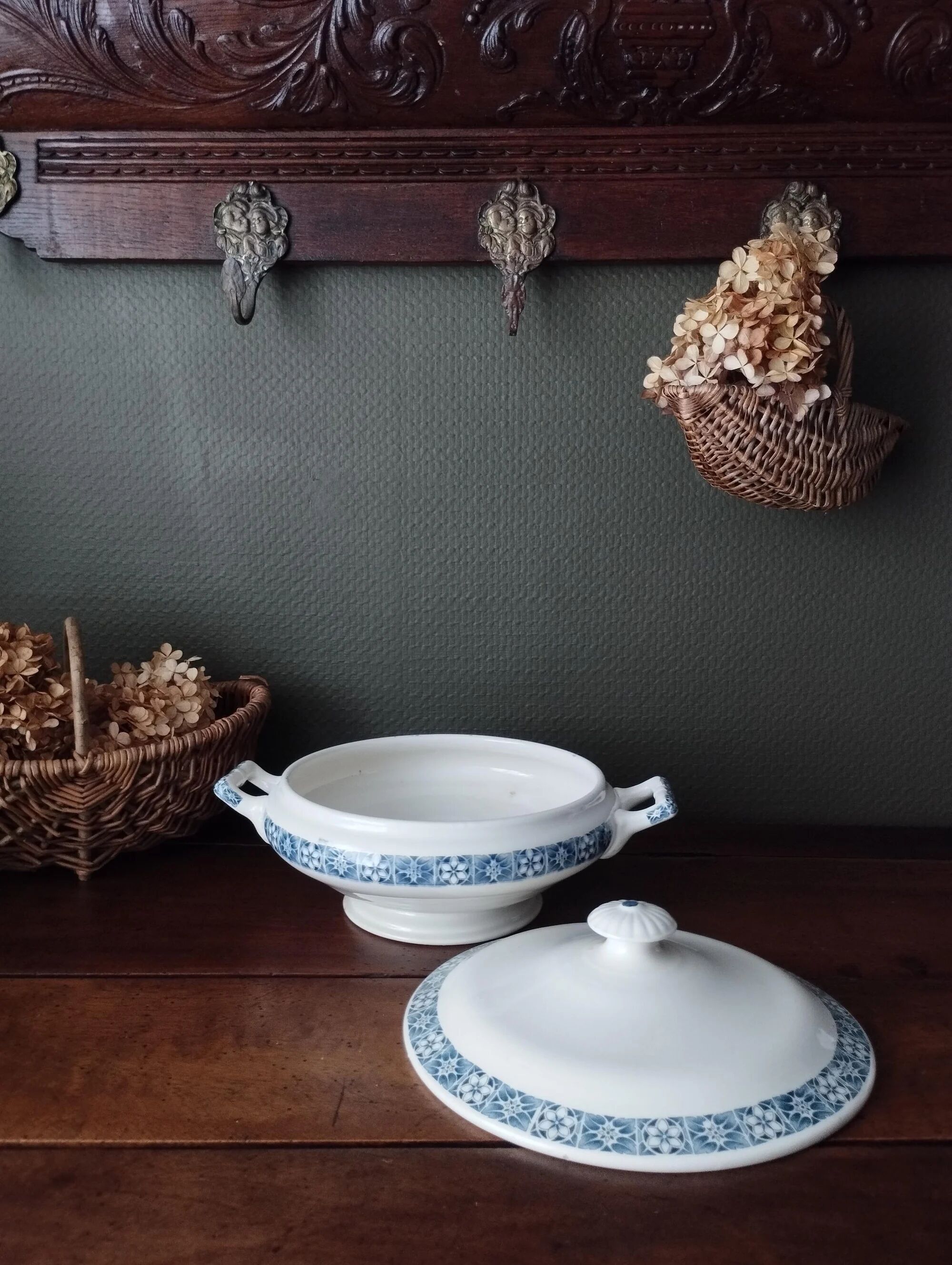 Longchamp "René" ironstone soup tureen