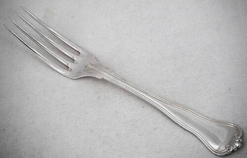 Christofle Violon palmettes, 14 table forks, 21 cm, silver-plated metal.