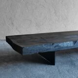 Table basse bois brûlé wabi-sabi