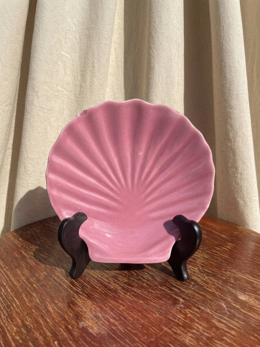 Vintage ceramic shell dish