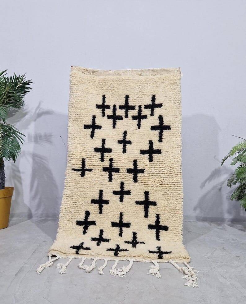 Handmade traditional wool rug, size 145 x 255 cm