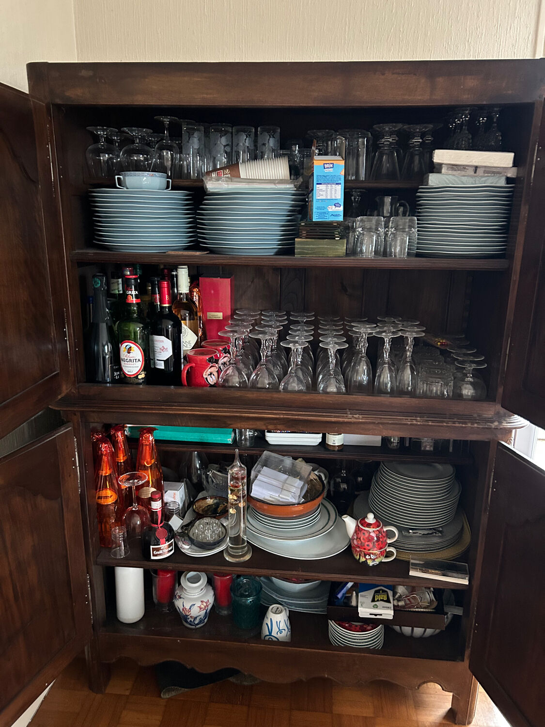 Double-bodied buffet in Louis XV style