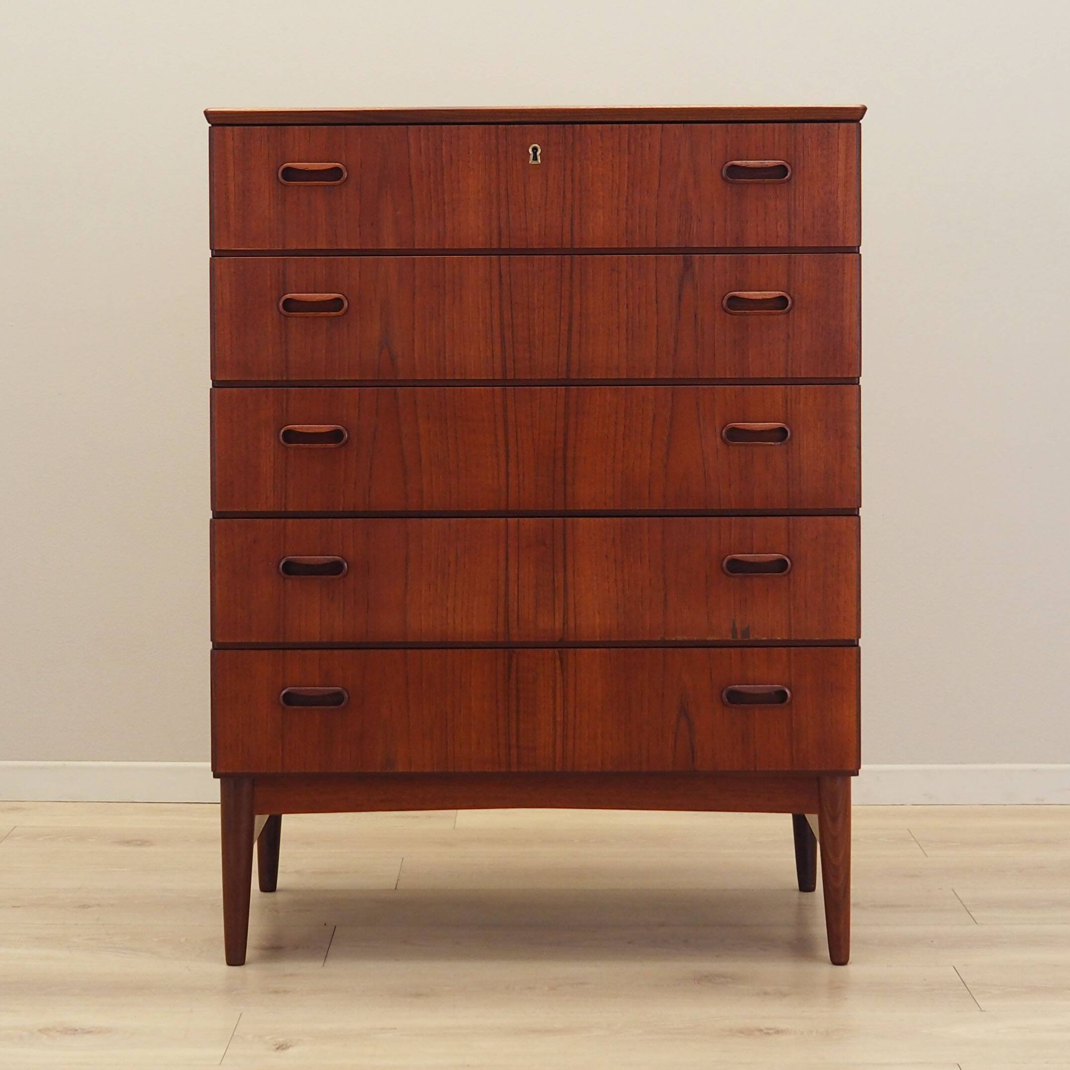 Commode en teck, design danois, années 1970, production : Danemark