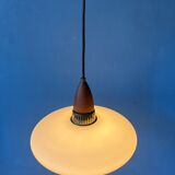 Suspension en verre de lait
