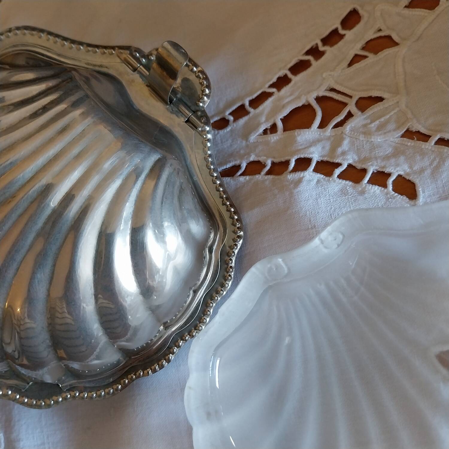 Scallop shell butter dish in silver metal made in England