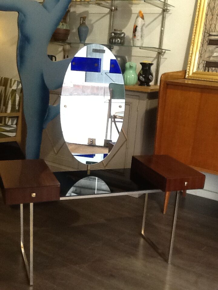 60's dressing table