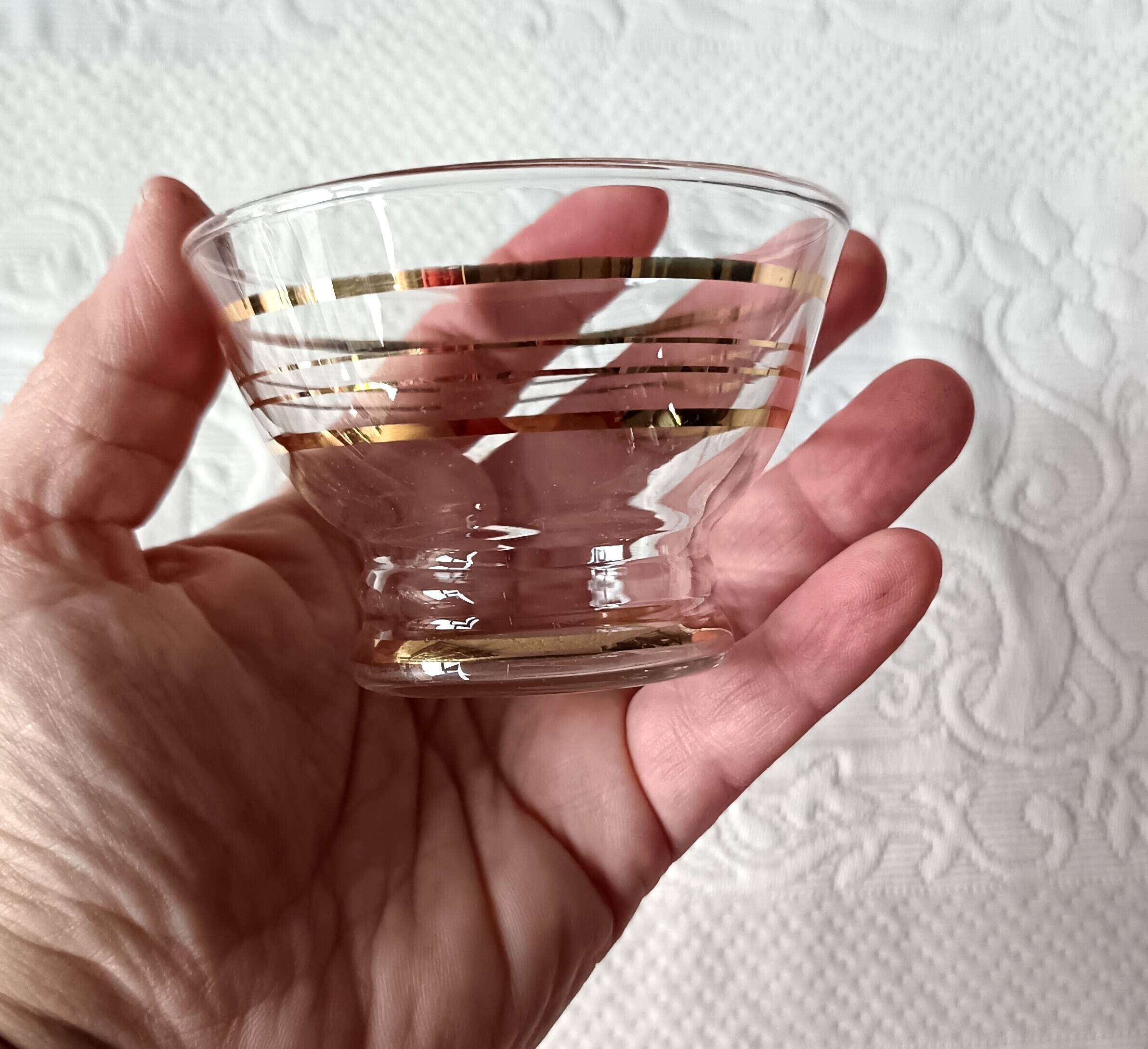 6 vintage 1950s champagne/dessert glasses with gold trim
