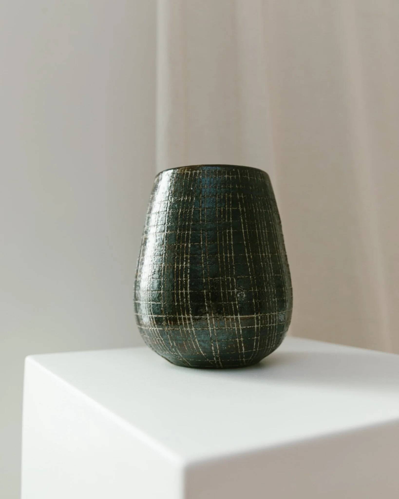 XL VEB Coswig DDR Mid-Century Ceramic Vase with Deep Green Glaze, 1970s Studio Piece
