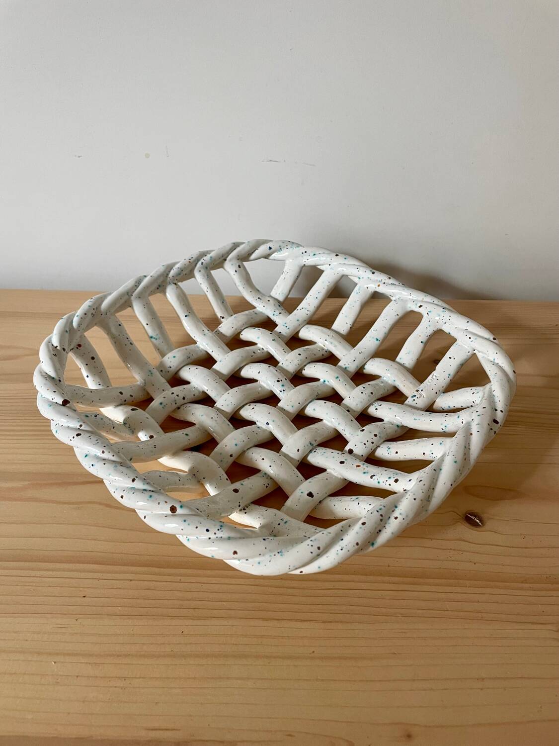 Corbeille carré en céramique tressée