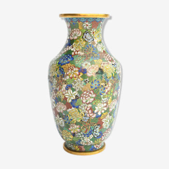 Vase en émaux cloisonnés polychrome à décor de fleurs