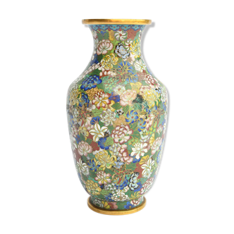 Vase in polychrome partitioned enamels decorated with flowers