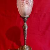 Lampe Art Déco en bronze nickelé et pâte de verre moulée et sablée
