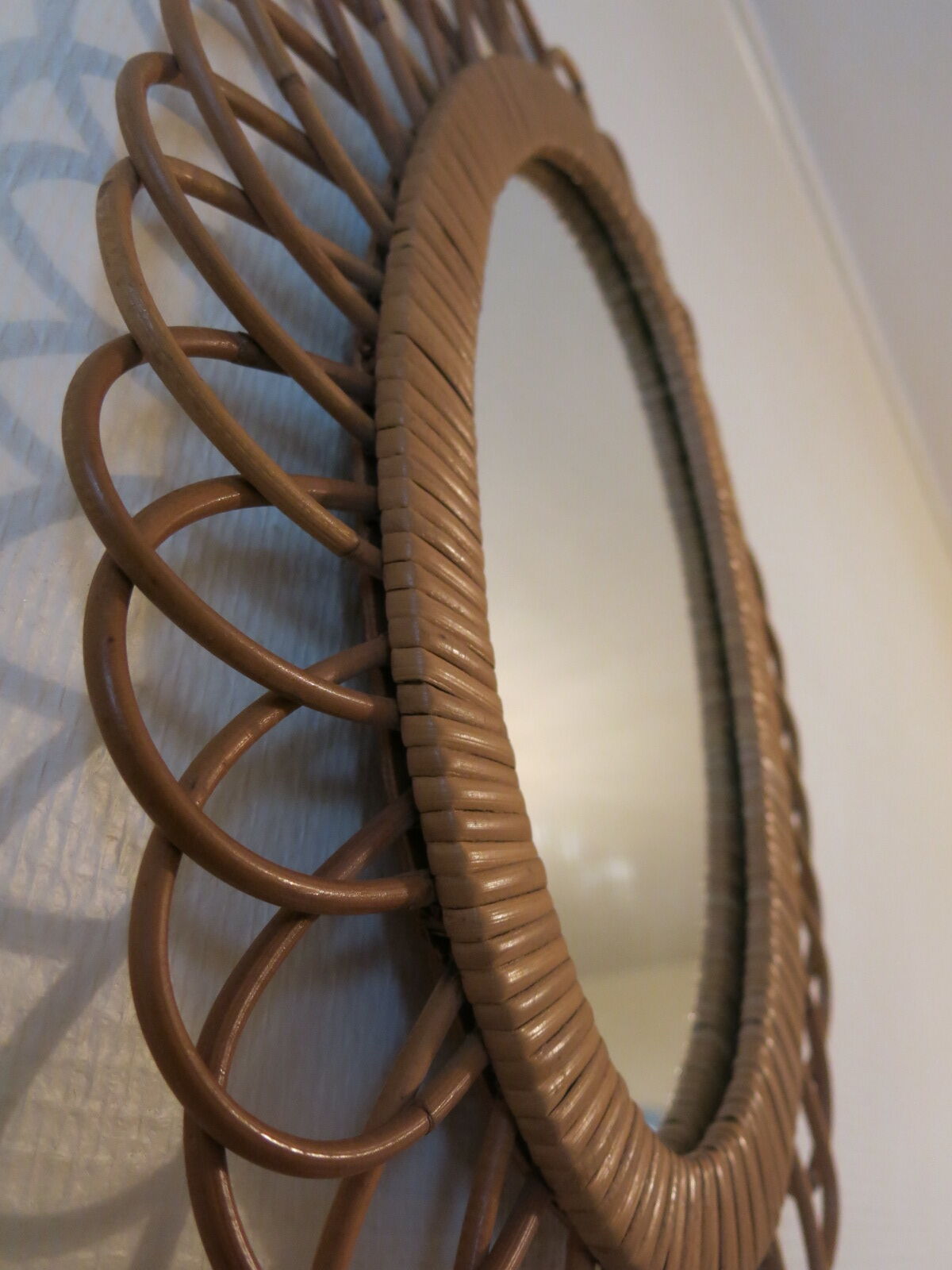 Vintage rattan mirror 60s 70s oval in rosette
