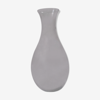 Carafe pattern grape clusters