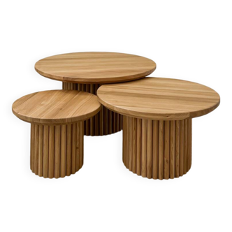Round tables in solid oak