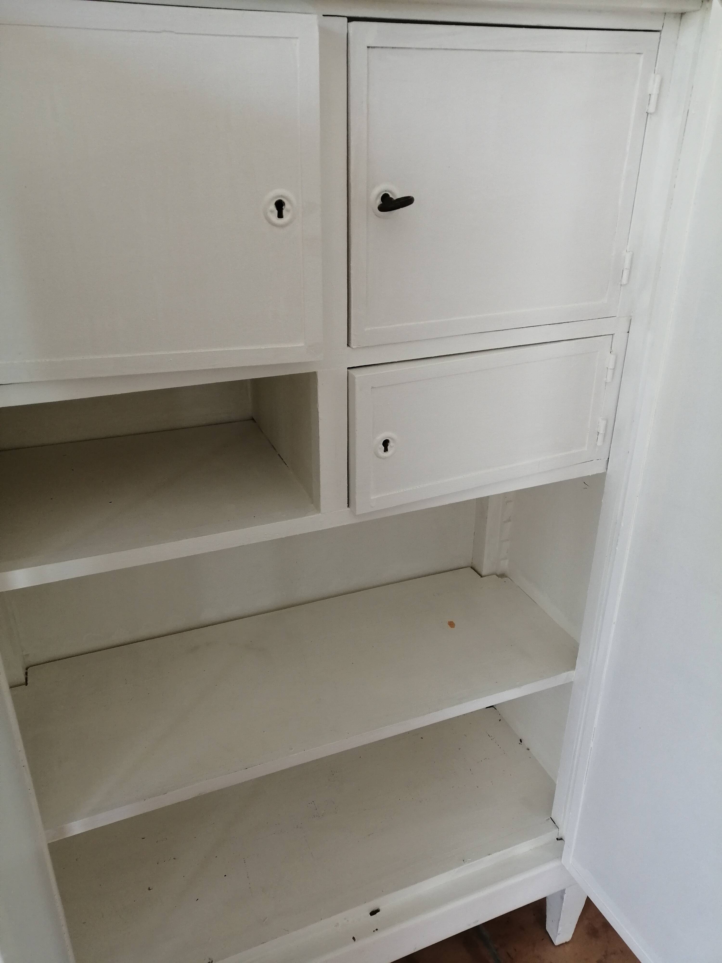 Meuble / armoire des années 30