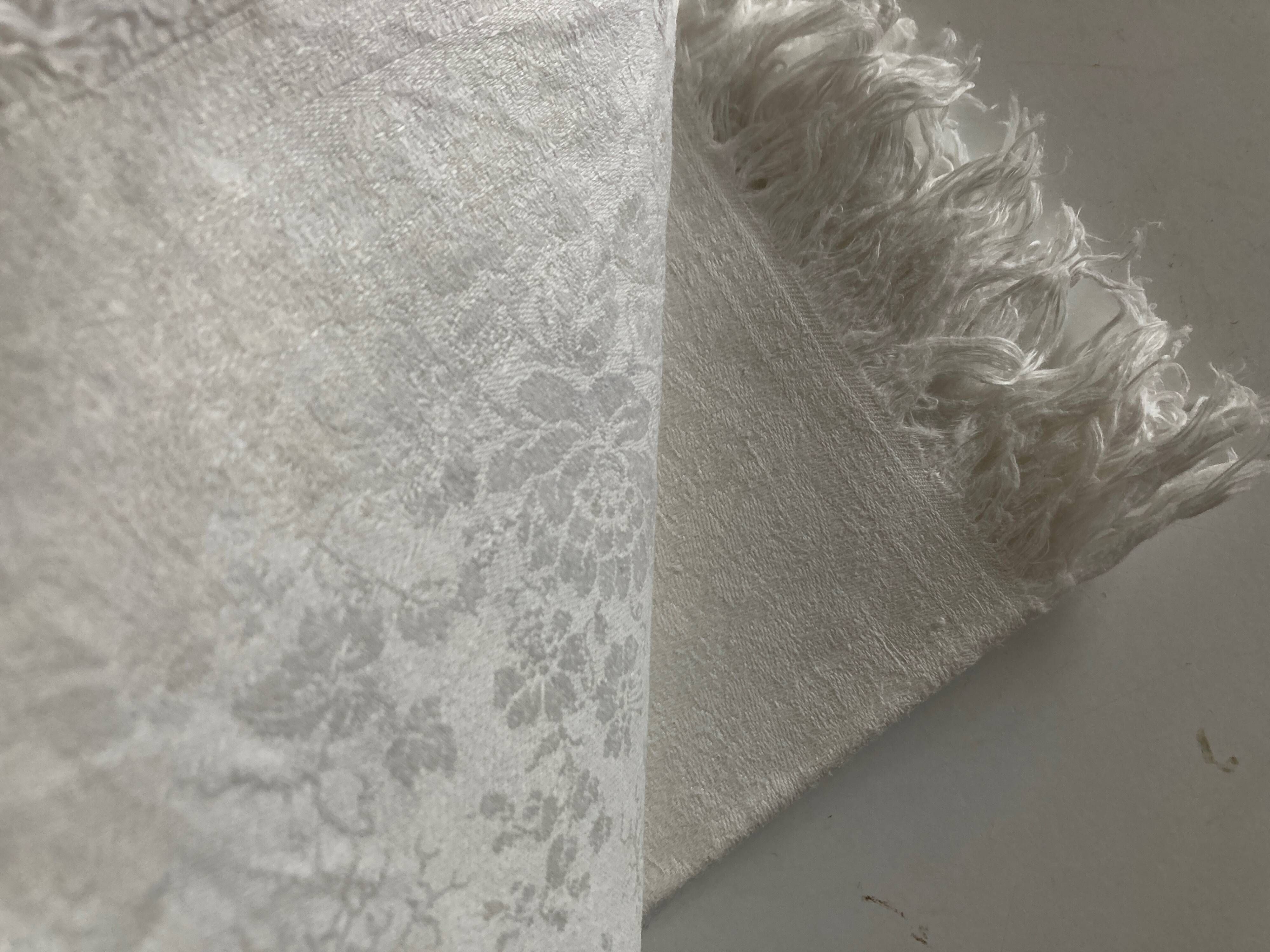 Set of 8 fringed napkins in 19th century linen damask