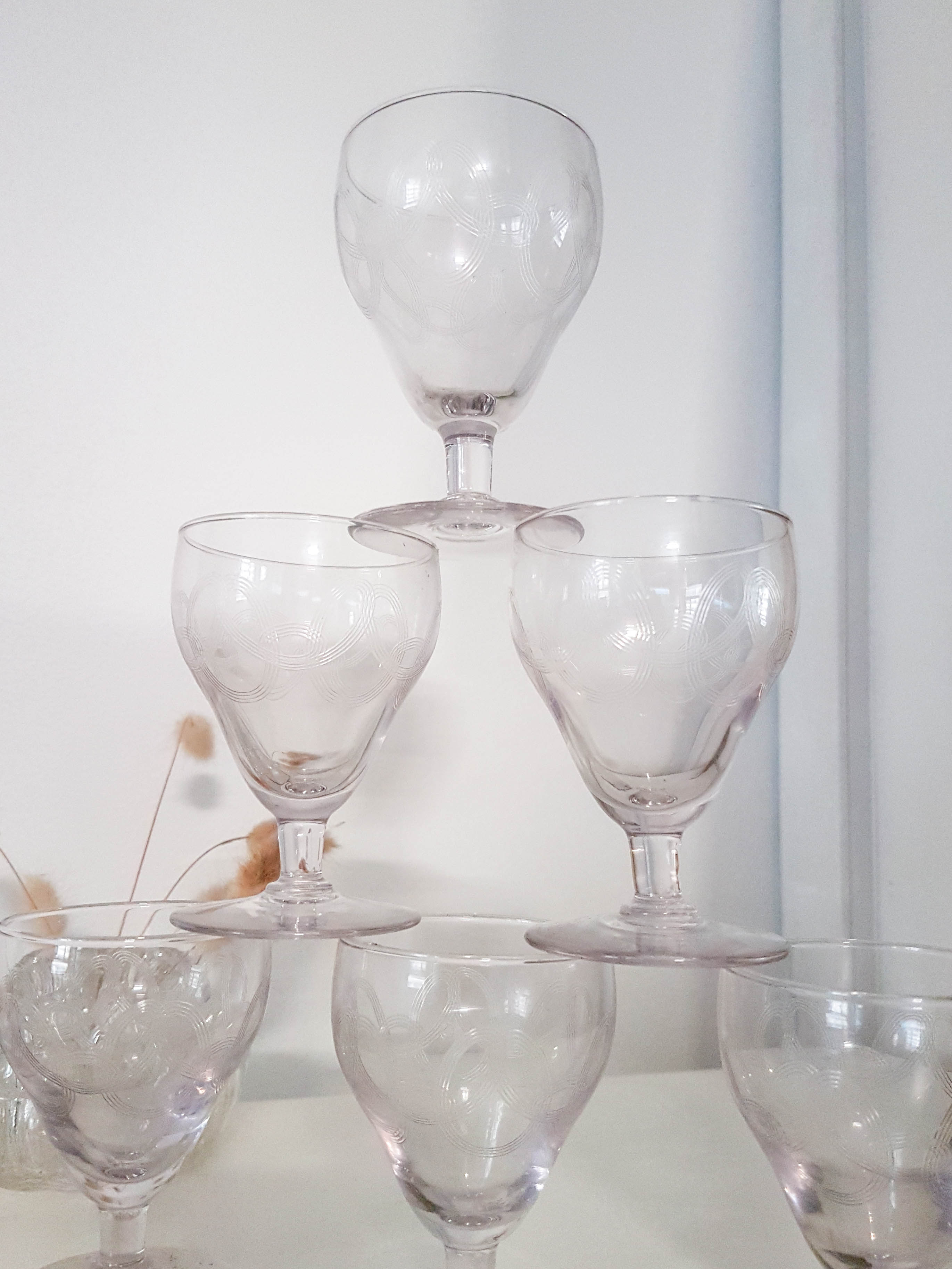 Set of 6 engraved crystal port or liqueur glasses