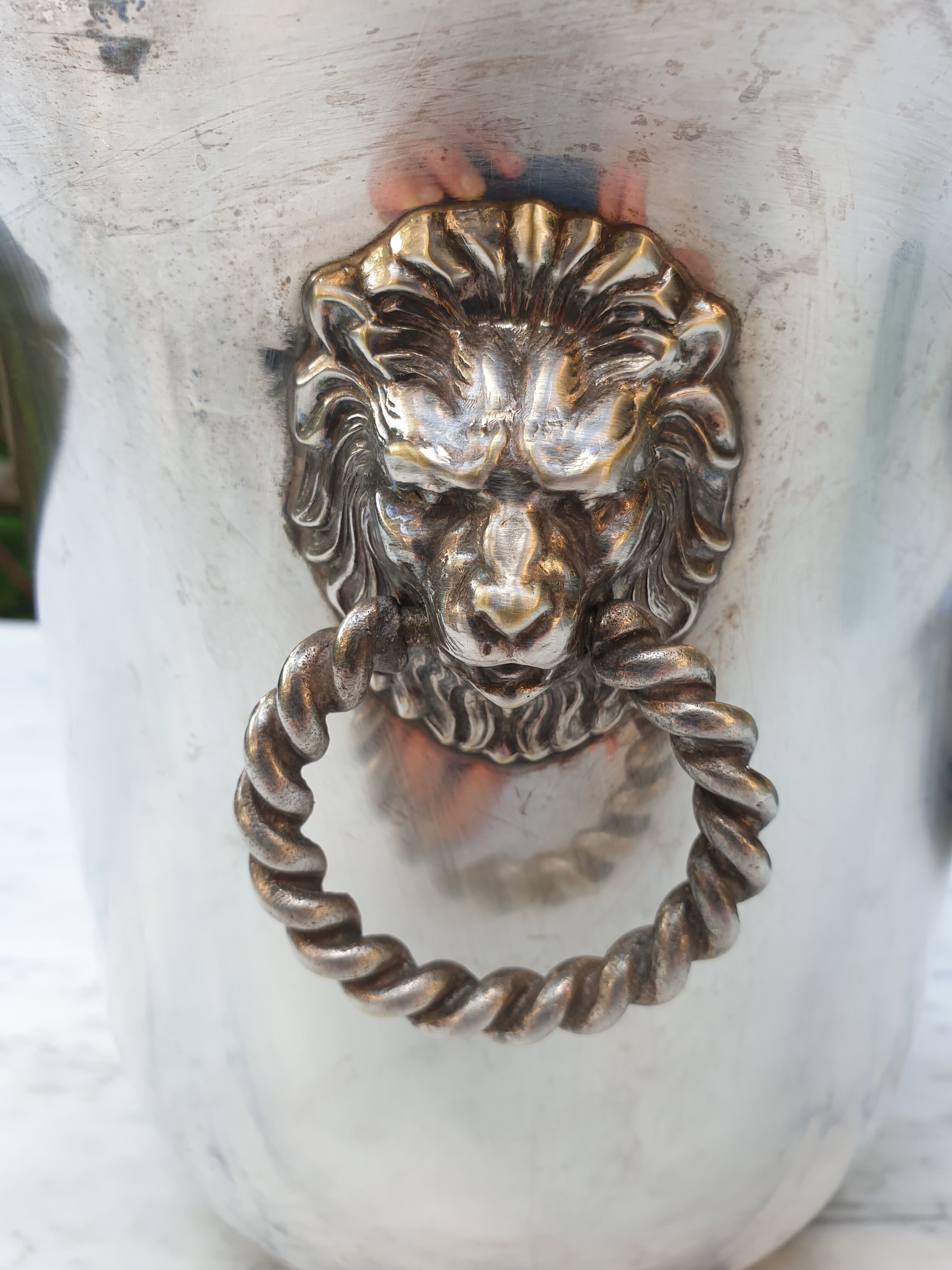 Champagne bucket decoration lion's head in silver metal