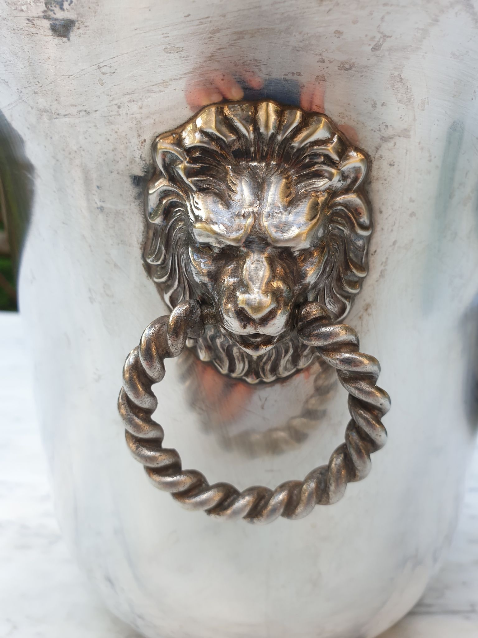 Champagne bucket decoration lion's head in silver metal