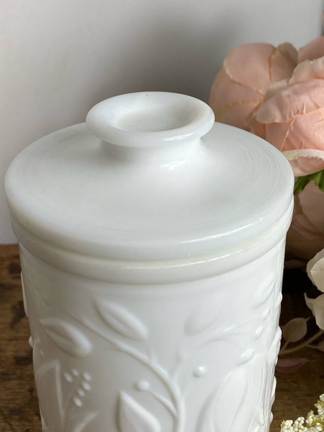 1970 ointment pot, in white opaline