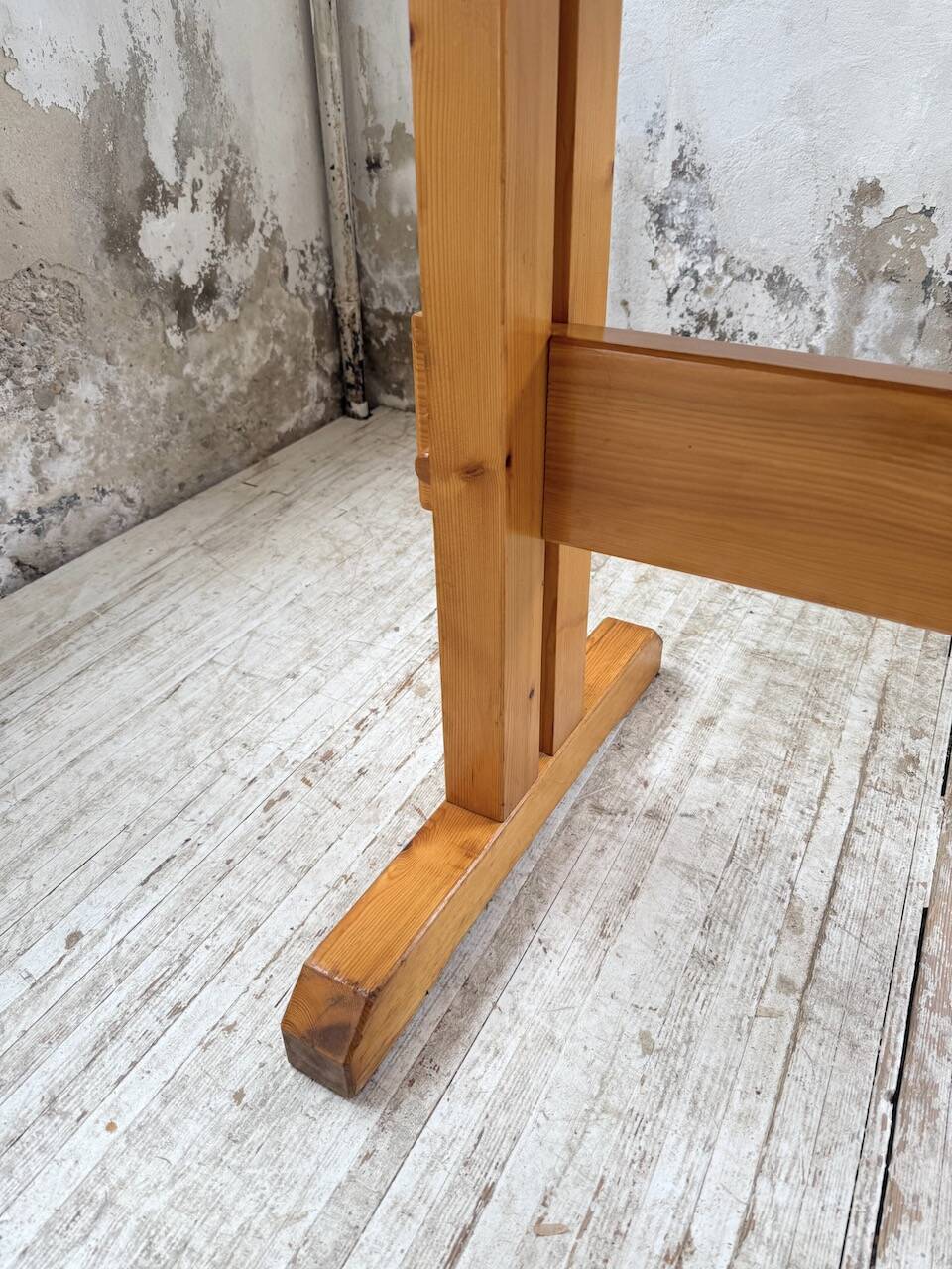 Perriand mountain furniture table 1970