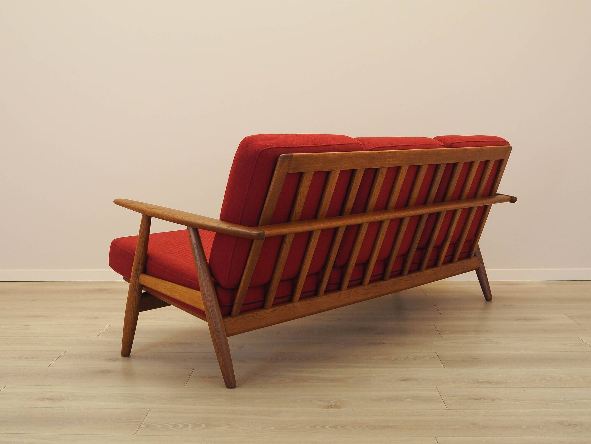 Red sofa CIGAR, Danish design, 1960s, designer: Hans J. Wegner, manufacture