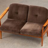 Vintage Scandinavian Sofa – 133 cm