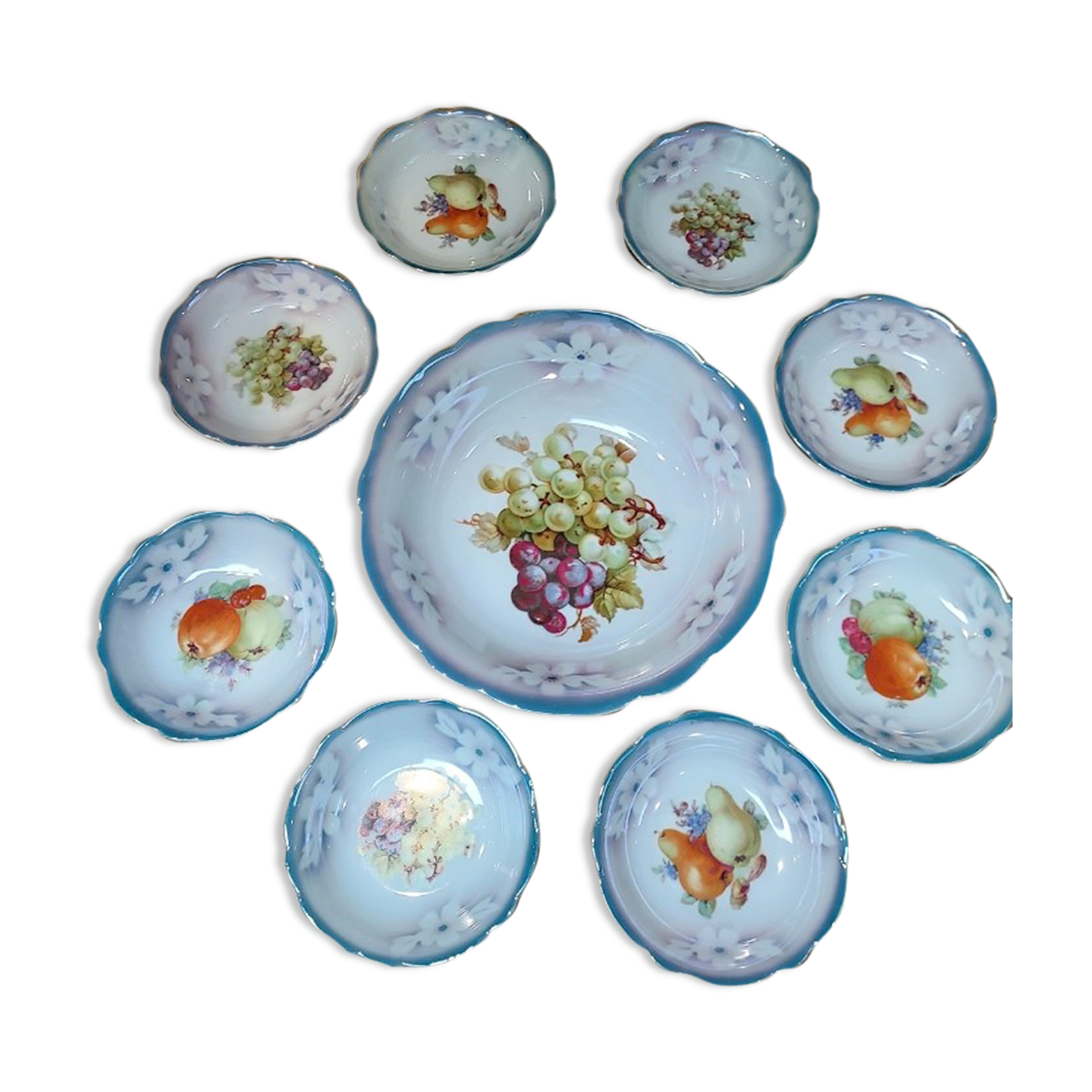 Salad bowl and its 8 cups