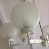 Lustre à six feux en métal chromé et globes en verre opaque / vintage années 60-70