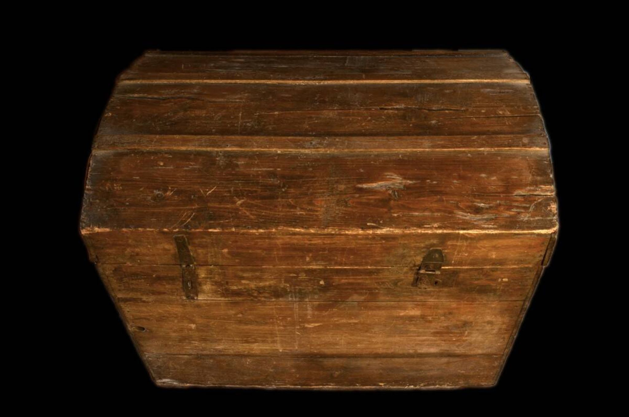 Large antique chest in solid pine and oak