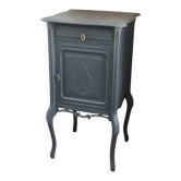 Chevet, meuble d’appoint