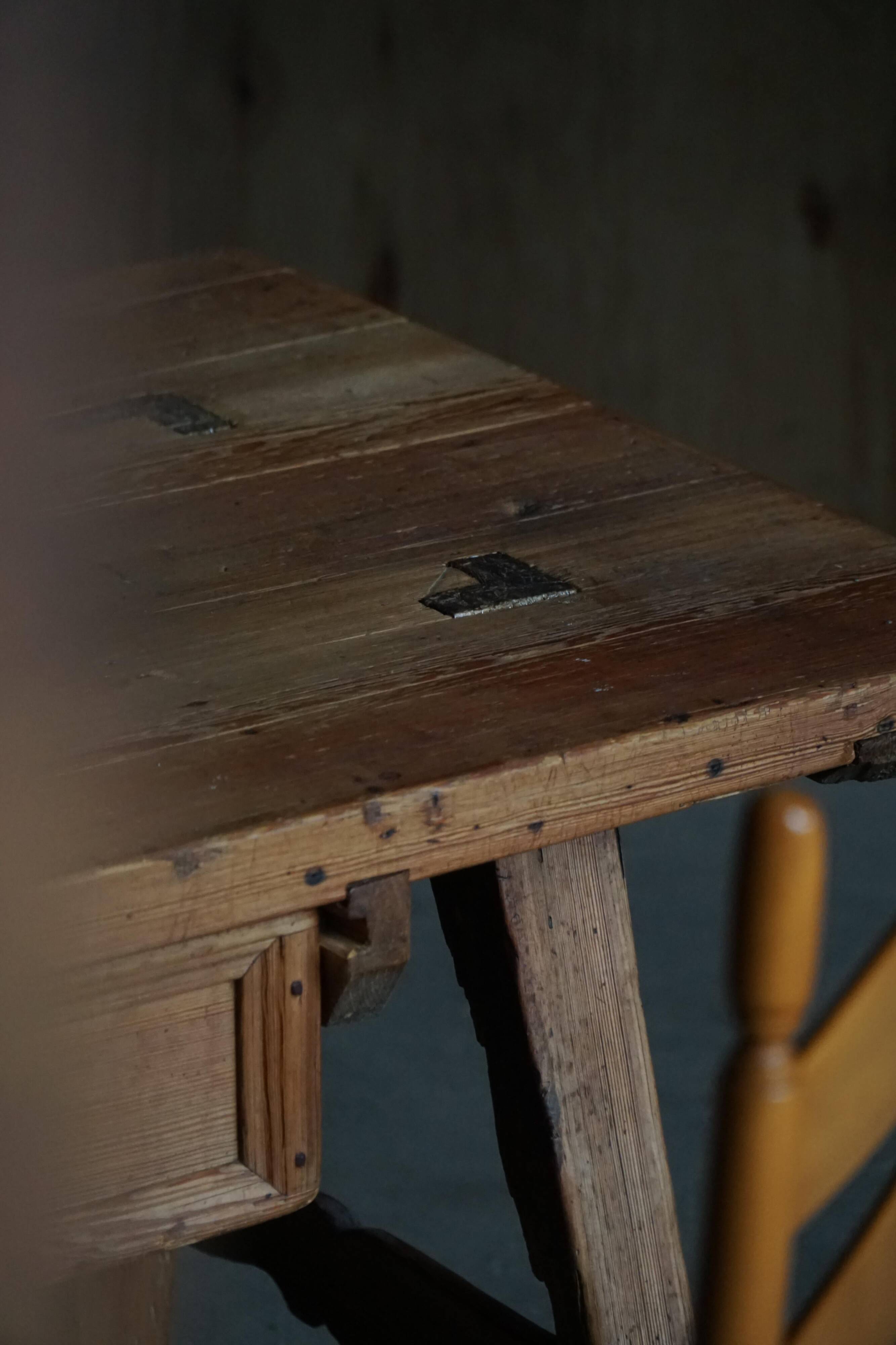 Dining table / desk in primitive French pine from the 18th century with a drawer.