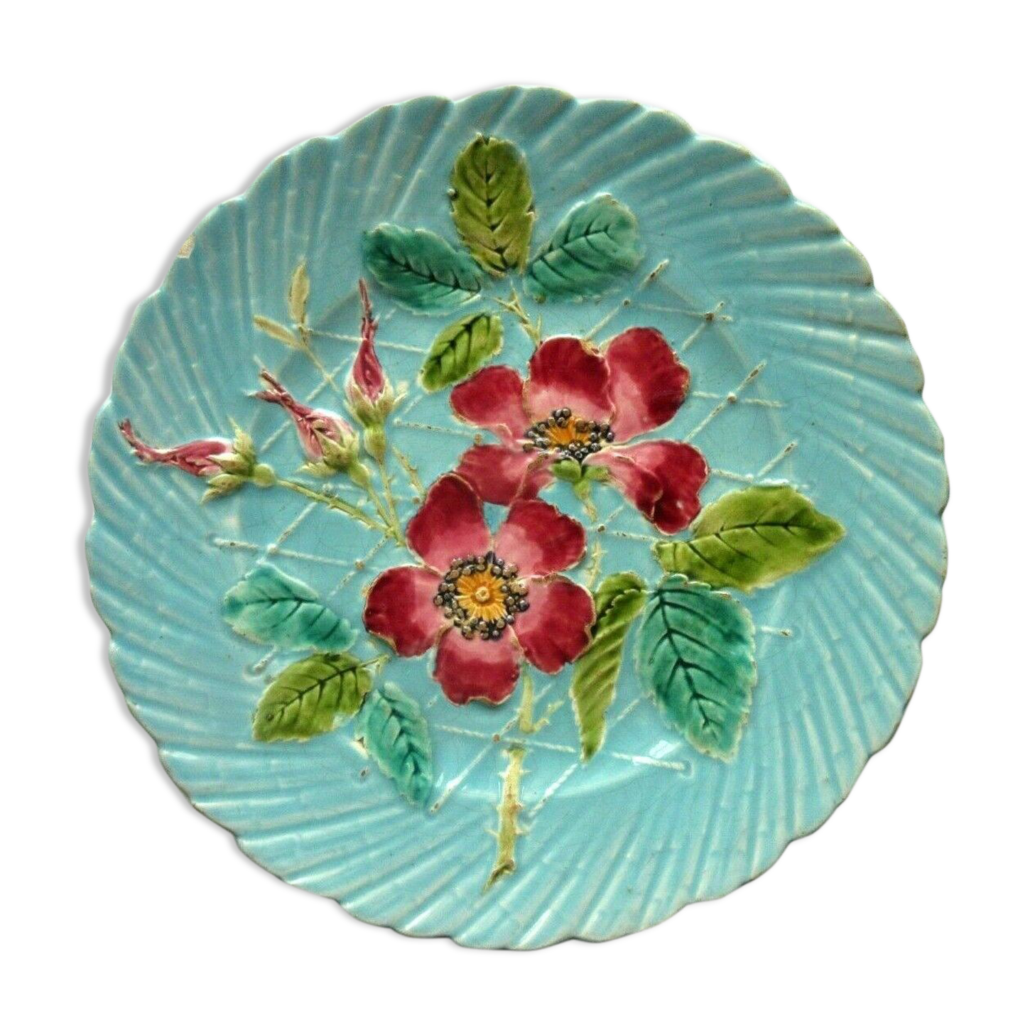 Art Nouveau splash plate signed Sarreguemines, The rosehies