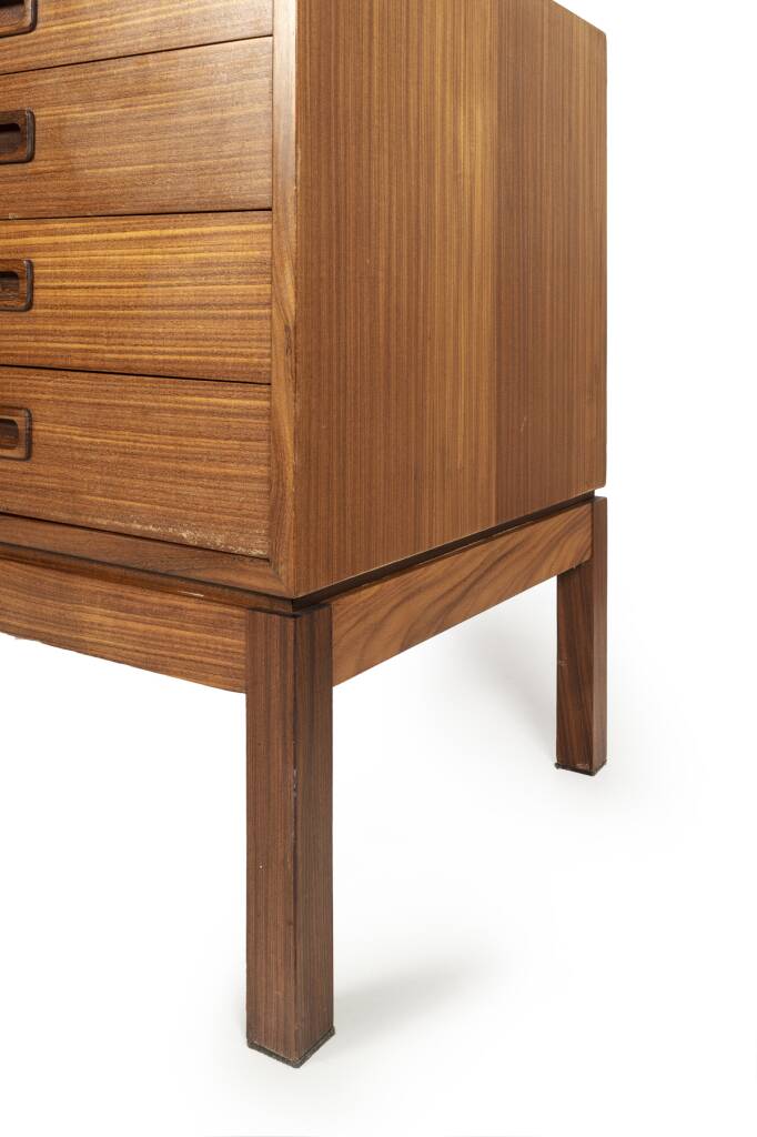 Buffet danois classique en teck. Danemark, années 1970.