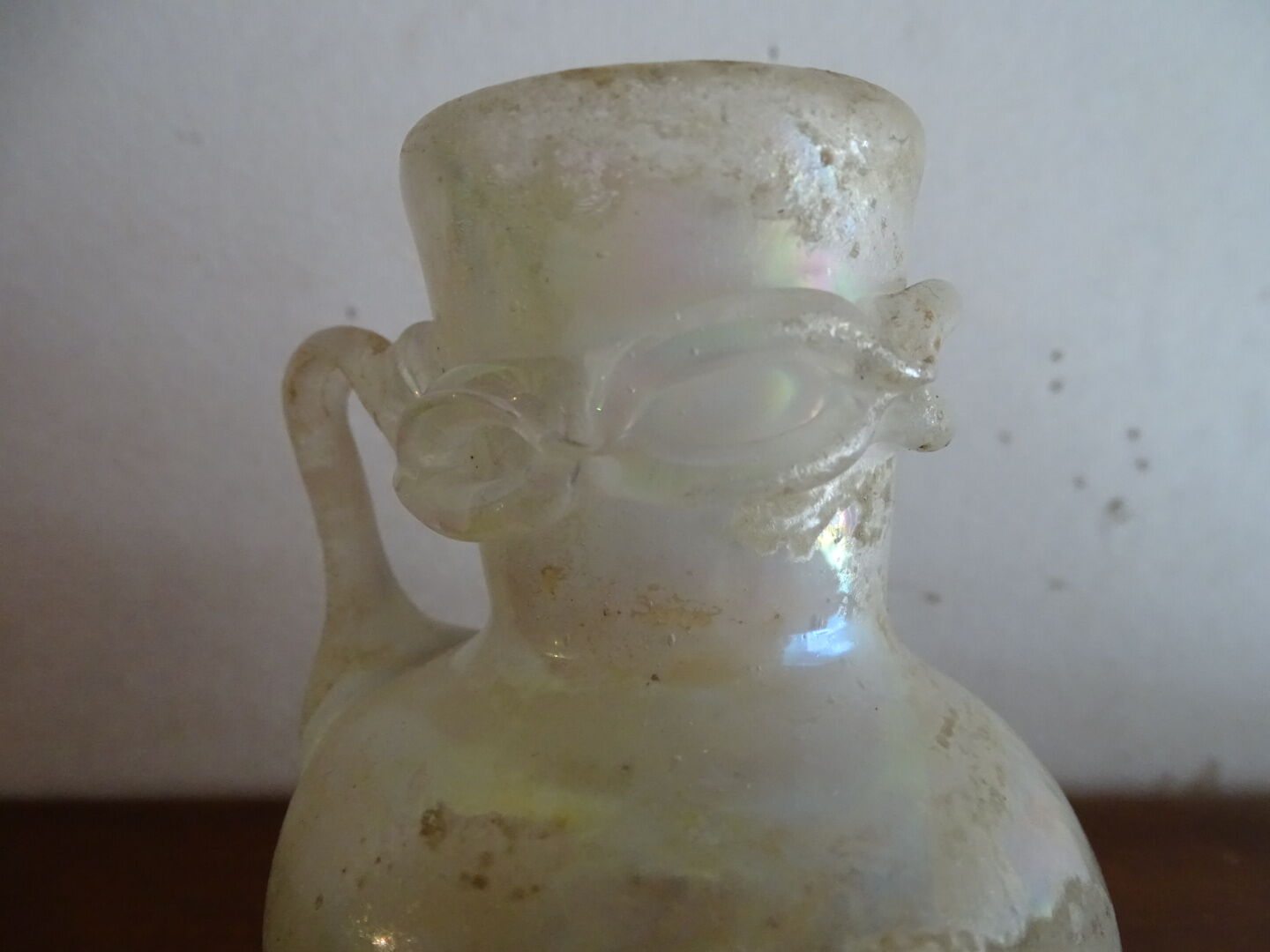 Vase with miniature handle Scavo Seguso Vetri d'Arte iridescent glass Murano 1950