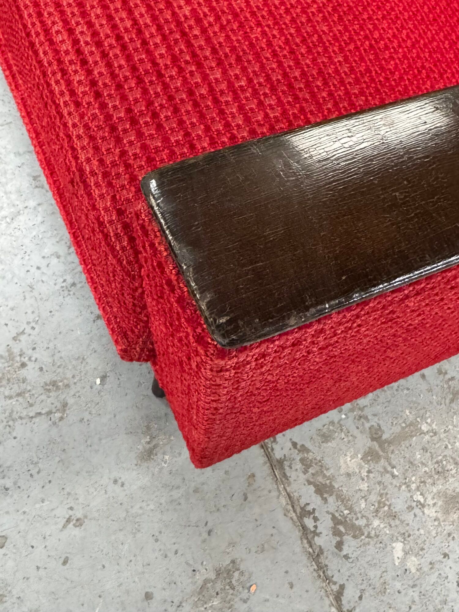 Red canapé