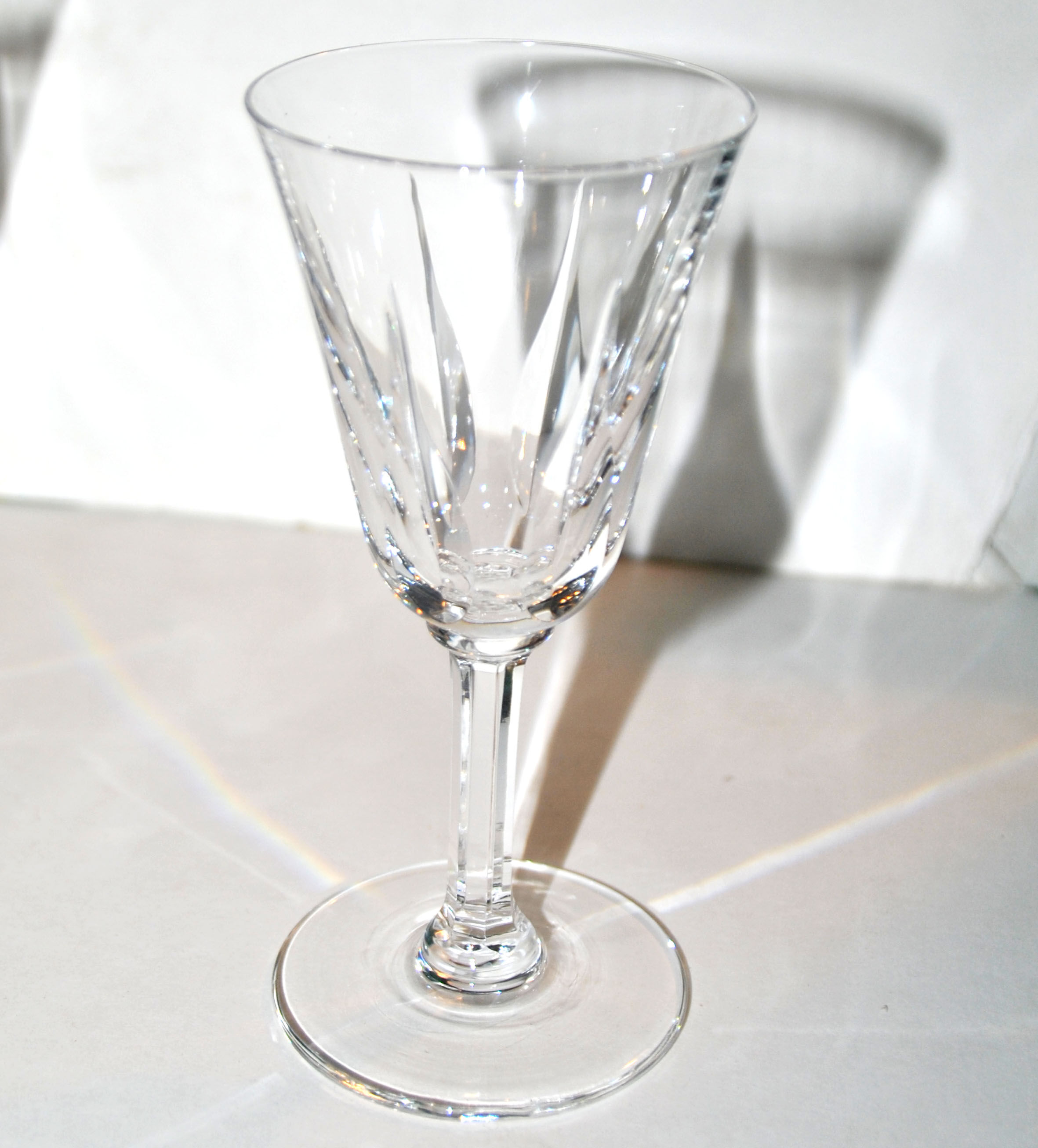 Série de 6 verres à vin en cristal taillé cerdagne signés Saint-Louis