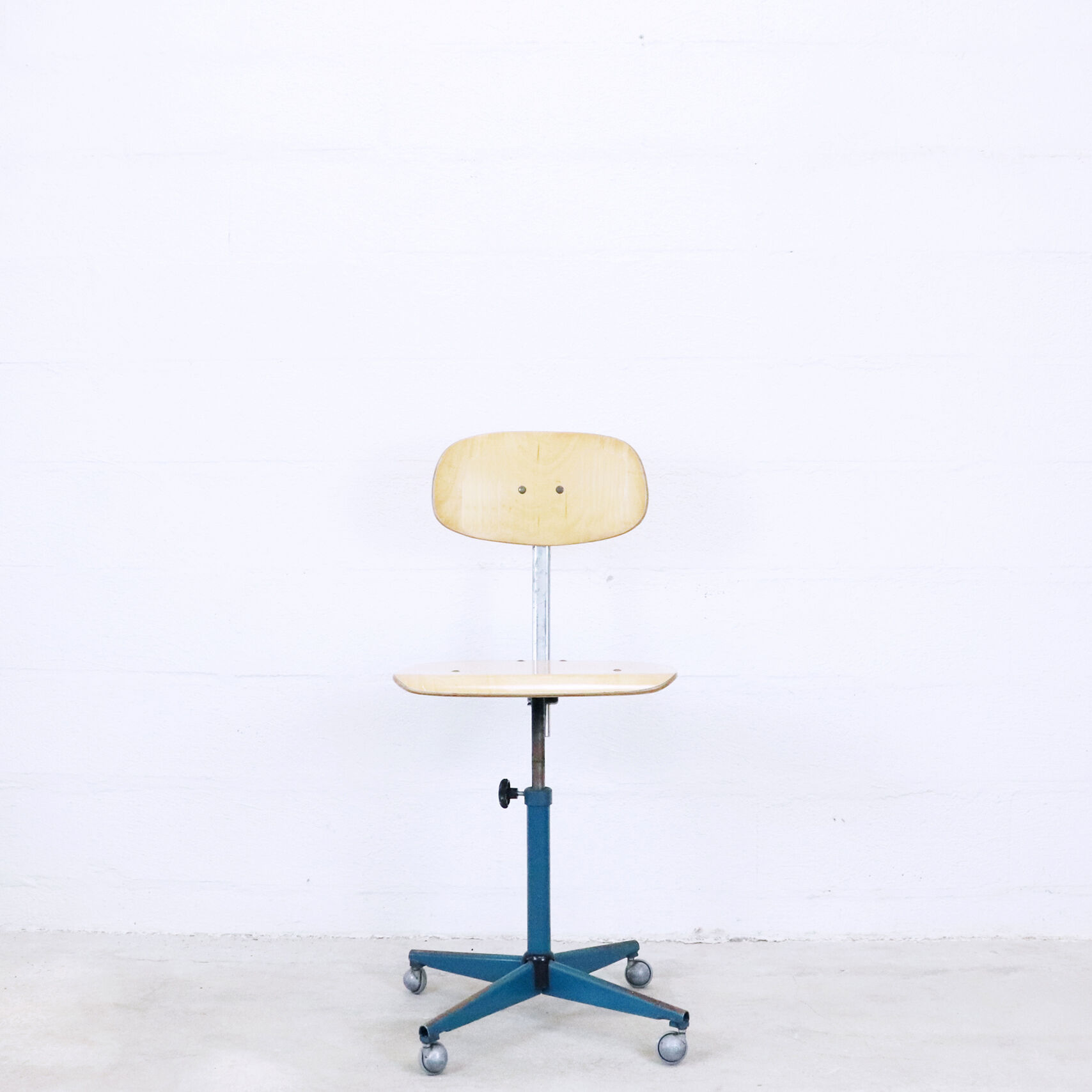 Roulette rotary architect chair